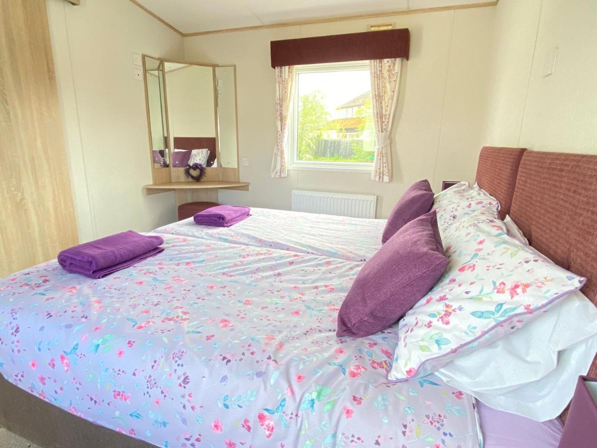 Lavender Lodge, Accessible Holiday home South Cerney